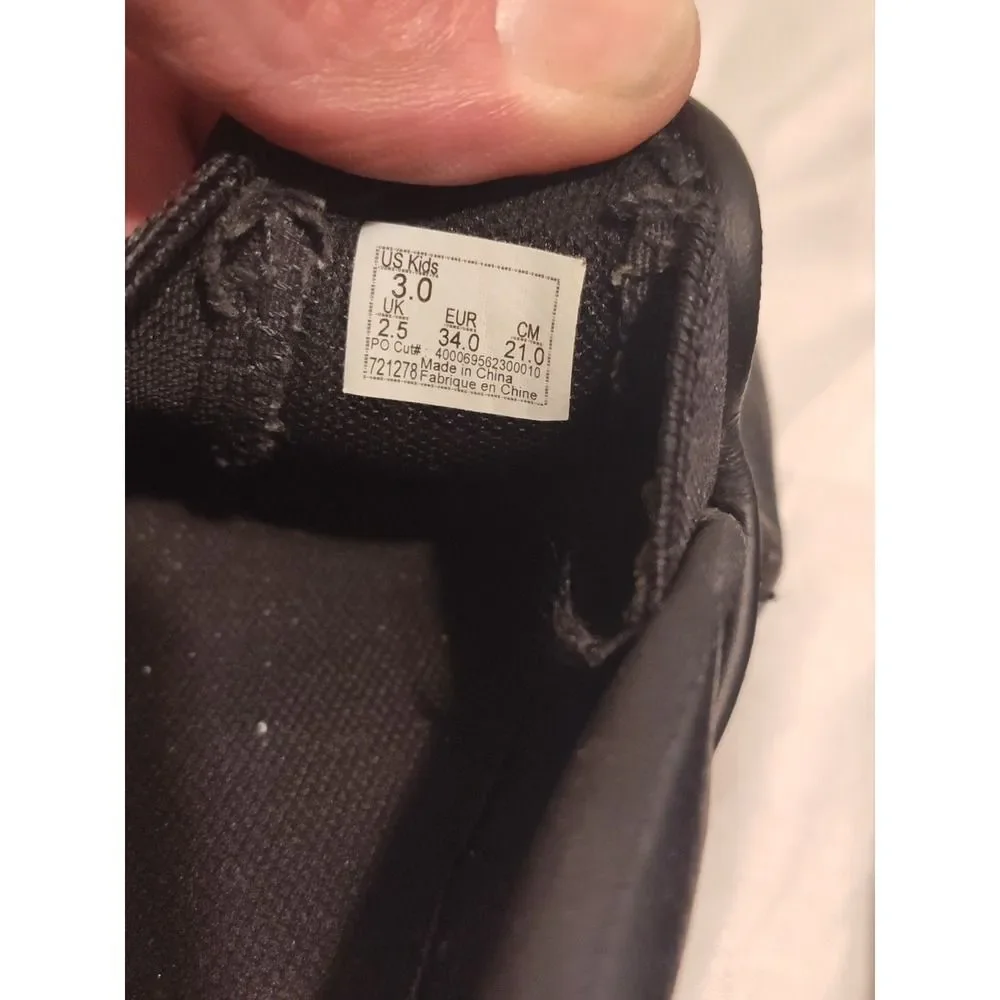 VANS Black Slip On US Kids Size 4- Skateboard Sneakers Off The Wall